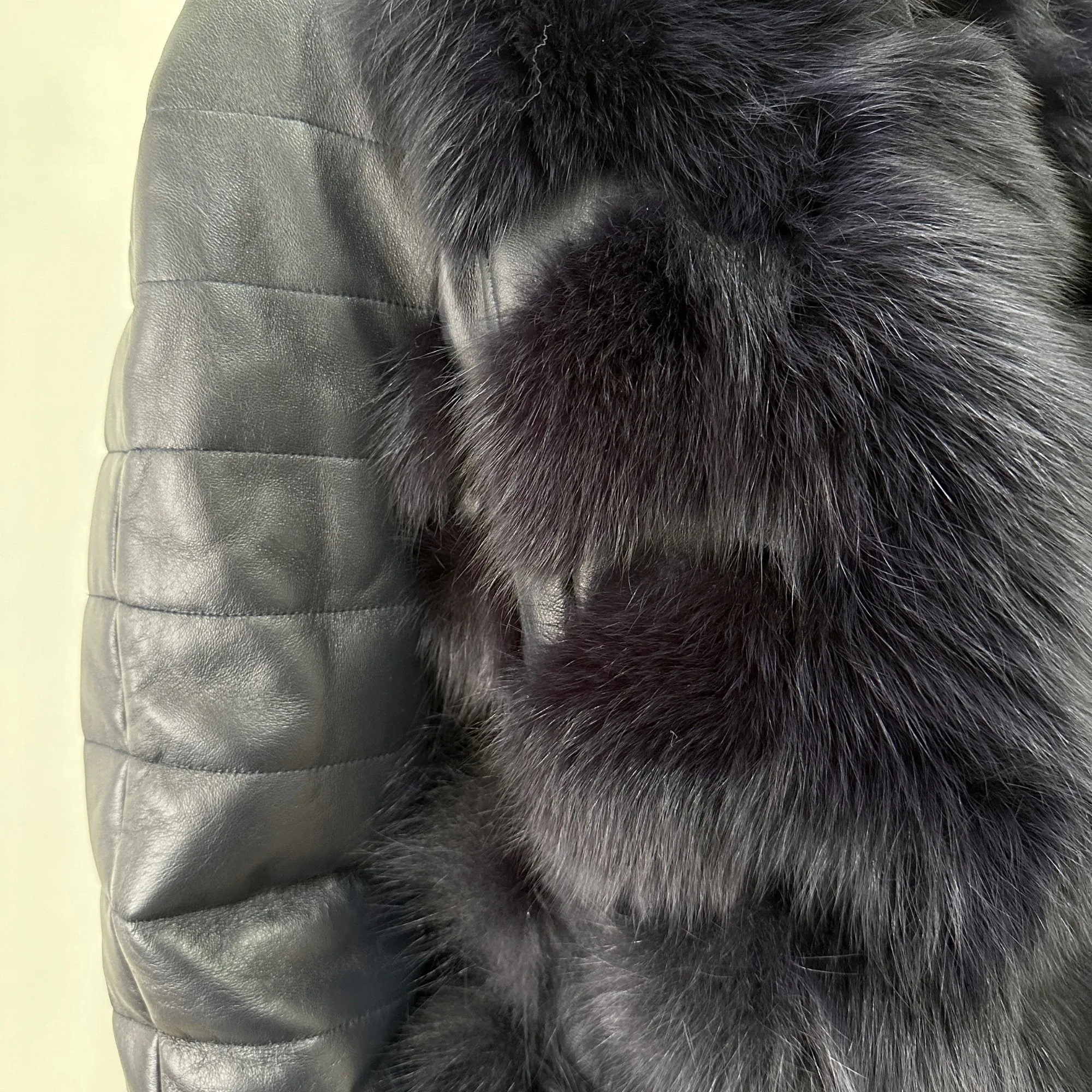 Navy Natural Leather and Fox Fur Coat – Diamond Pattern, Zipper, and Lined Design (S)