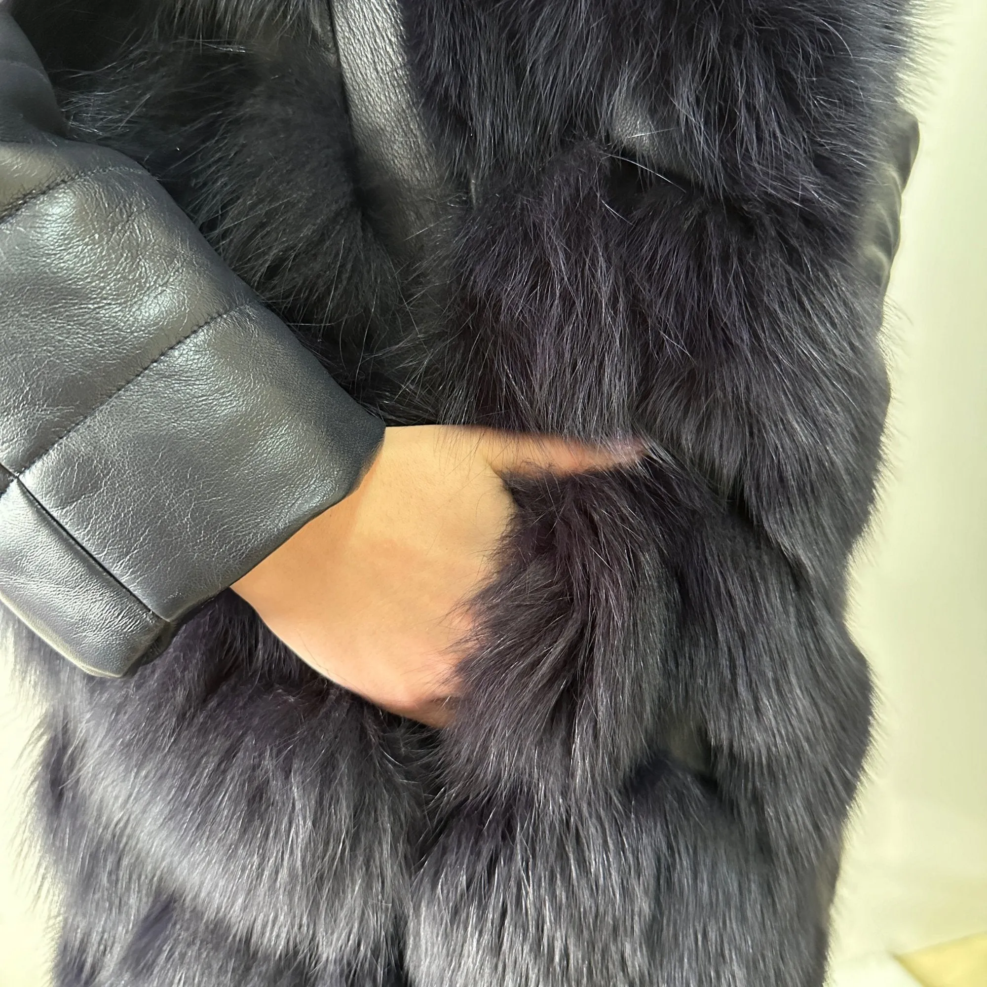 Navy Natural Leather and Fox Fur Coat – Diamond Pattern, Zipper, and Lined Design (S)