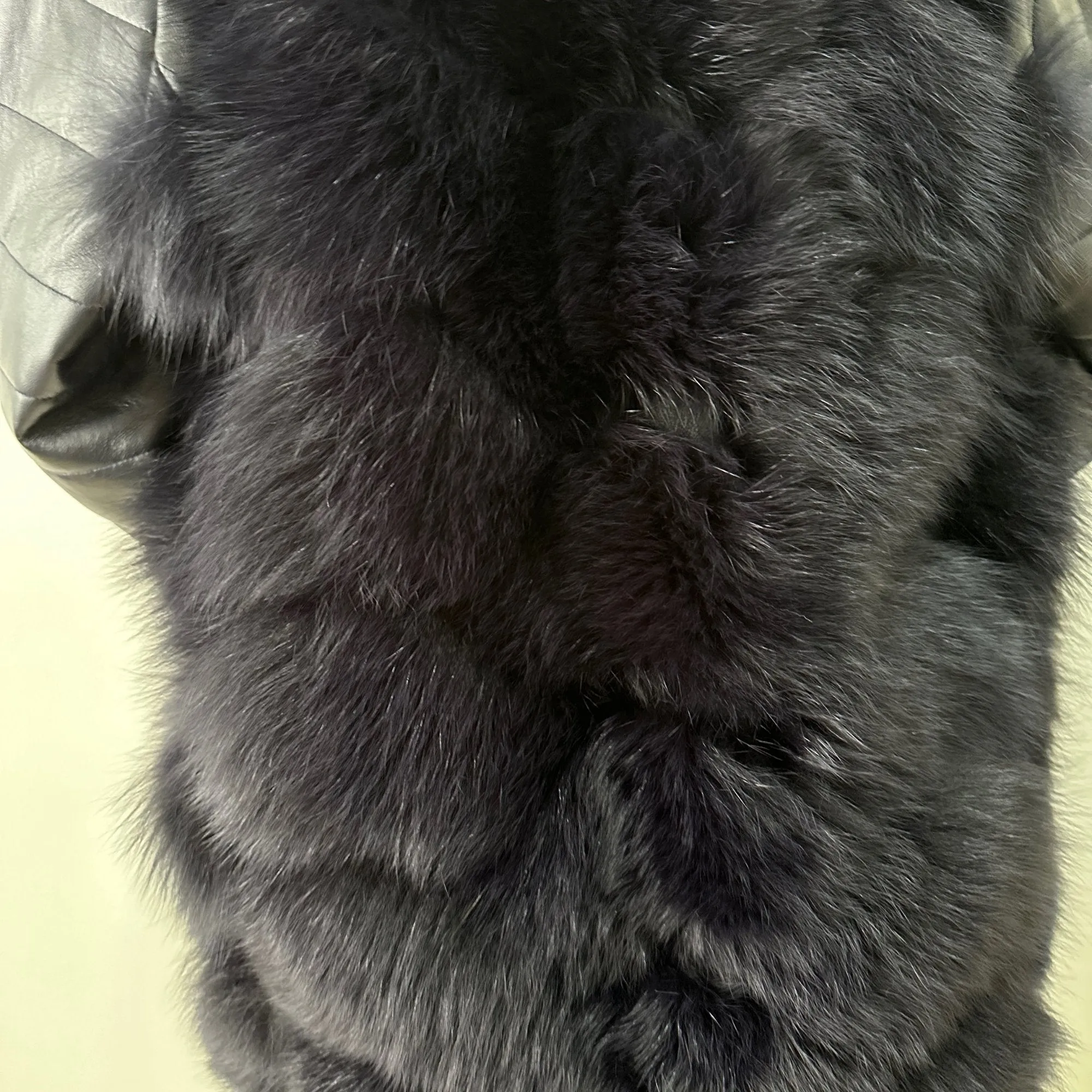 Navy Natural Leather and Fox Fur Coat – Diamond Pattern, Zipper, and Lined Design (S)